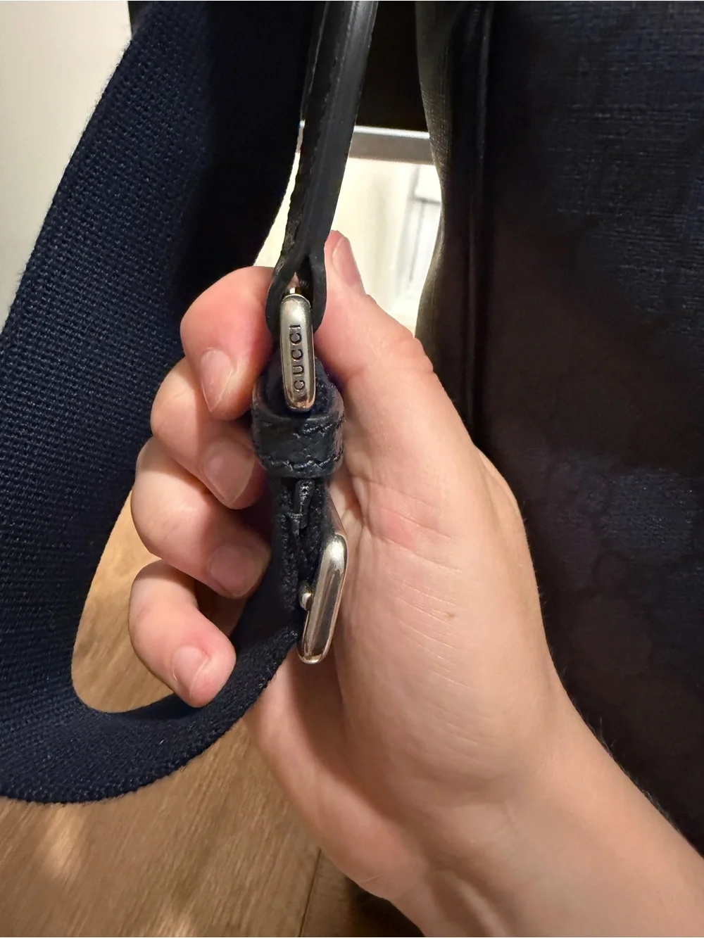Authentic Gucci GG Supreme Canvas Tote in Navy/Black – Mint Condition